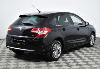 Подержанный автомобиль Citroen C4 Hatchback 2012 года (4 фото)