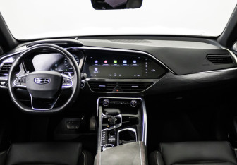 Подержанный автомобиль Geely Tugella 2022 года (11 фото)