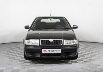 Подержанный автомобиль Skoda Octavia Liftback 2007 года (2 фото)