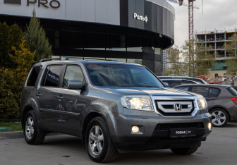 Подержанный автомобиль Honda Pilot 2008 года (2 фото)