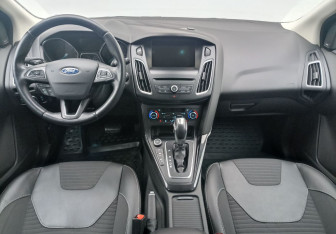 Подержанный автомобиль Ford Focus Hatchback 2015 года (12 фото)