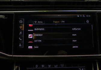 Подержанный автомобиль Audi Q8 2018 года (20 фото)