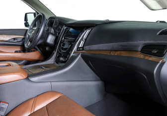 Подержанный автомобиль Cadillac Escalade Suv 2019 года (12 фото)