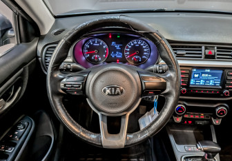 Подержанный автомобиль Kia Rio Hatchback 2019 года (21 фото)