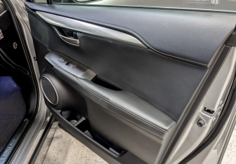 Подержанный автомобиль Lexus NX 2014 года (23 фото)