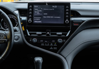 Подержанный автомобиль Toyota Camry Sedan 2021 года (11 фото)