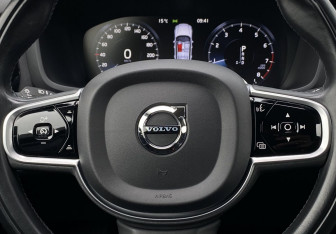Подержанный автомобиль Volvo V60 Cross Country 2021 года (16 фото)