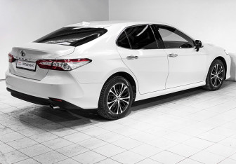 Подержанный автомобиль Toyota Camry Sedan 2020 года (5 фото)