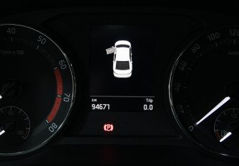 Подержанный автомобиль Skoda Octavia Liftback 2021 года (10 фото)