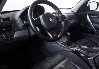 Подержанный автомобиль BMW X3 2010 года (13 фото)