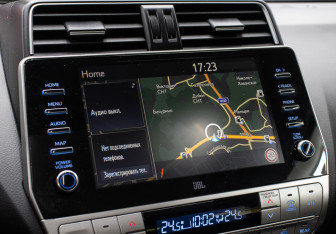 Подержанный автомобиль Toyota Land Cruiser Prado 2023 года (19 фото)