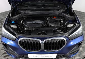 Подержанный автомобиль BMW X1 2021 года (10 фото)