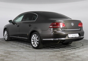 Подержанный автомобиль Volkswagen Passat Sedan 2013 года (7 фото)