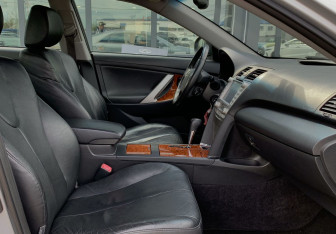 Подержанный автомобиль Toyota Camry Sedan 2011 года (21 фото)