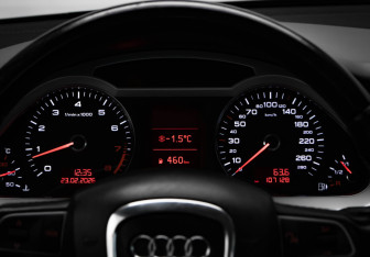 Подержанный автомобиль Audi A6 Sedan 2010 года (11 фото)