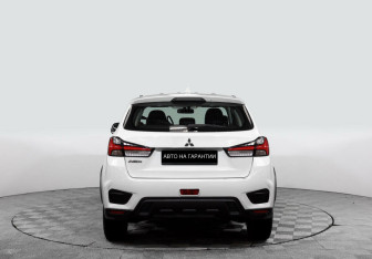 Подержанный автомобиль Mitsubishi ASX 2021 года (4 фото)