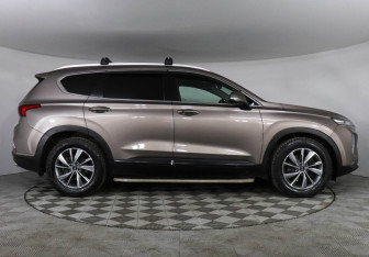 Подержанный автомобиль Hyundai Santa Fe 2020 года (4 фото)