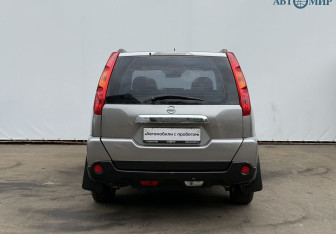 Подержанный автомобиль Nissan X-Trail 2008 года (6 фото)