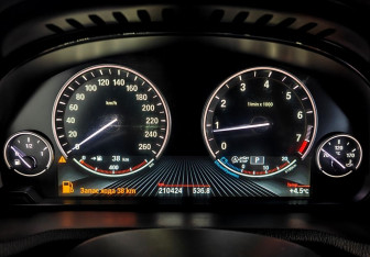 Подержанный автомобиль BMW X4 2015 года (13 фото)