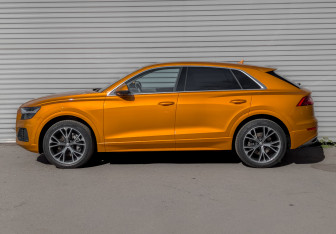 Подержанный автомобиль Audi Q8 2019 года (8 фото)