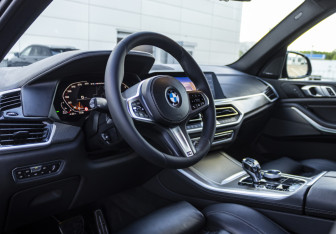 Подержанный автомобиль BMW X5 2019 года (9 фото)