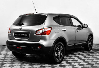 Подержанный автомобиль Nissan Qashqai 2012 года (5 фото)