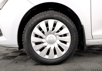 Подержанный автомобиль Skoda Rapid Liftback 2021 года (18 фото)