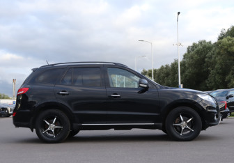 Подержанный автомобиль Hyundai Santa Fe 2011 года (4 фото)