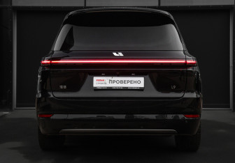 Подержанный автомобиль LiXiang L9 2024 года (5 фото)