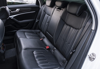 Подержанный автомобиль Audi A6 Sedan 2019 года (14 фото)