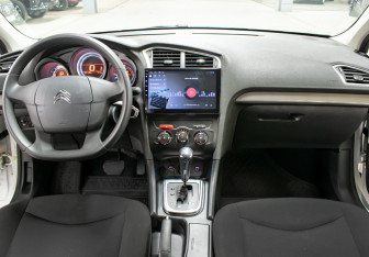 Подержанный автомобиль Citroen C4 Sedan 2014 года (14 фото)