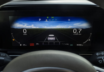 Подержанный автомобиль Kia Carnival 2022 года (11 фото)