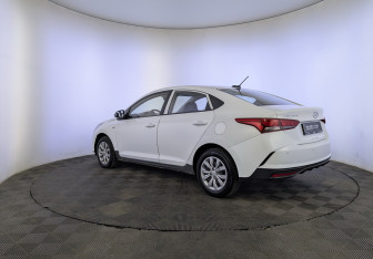 Подержанный автомобиль Hyundai Solaris Sedan 2020 года (7 фото)