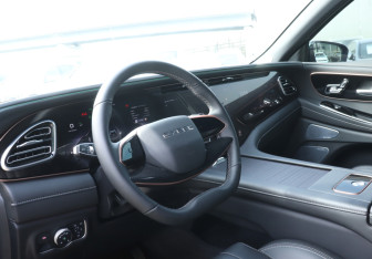 Подержанный автомобиль Exeed VX 2024 года (13 фото)