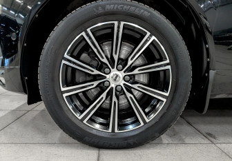 Подержанный автомобиль Volvo XC60 2018 года (18 фото)