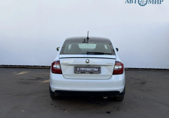 Подержанный автомобиль Skoda Rapid Liftback 2019 года (6 фото)
