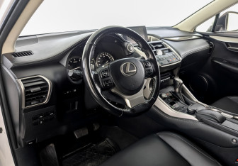 Подержанный автомобиль Lexus NX 2015 года (16 фото)