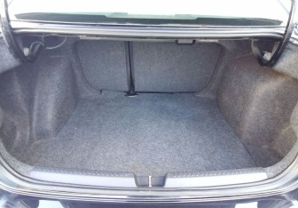 Подержанный автомобиль Volkswagen Polo Sedan 2013 года (15 фото)