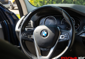 Подержанный автомобиль BMW X3 2018 года (10 фото)