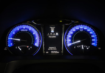 Подержанный автомобиль Toyota Camry Sedan 2015 года (16 фото)