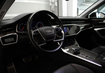 Подержанный автомобиль Audi A6 Sedan 2020 года (7 фото)