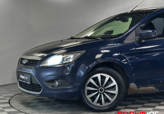 Подержанный автомобиль Ford Focus Wagon 2010 года (18 фото)