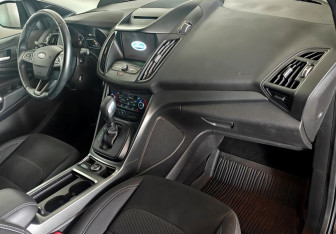 Подержанный автомобиль Ford Kuga 2018 года (9 фото)