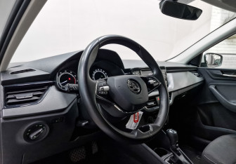 Подержанный автомобиль Skoda Rapid Liftback 2022 года (15 фото)