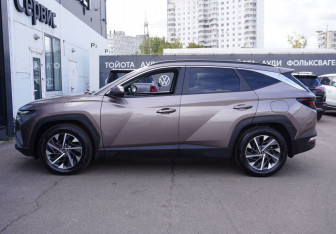 Подержанный автомобиль Hyundai Tucson 2023 года (8 фото)