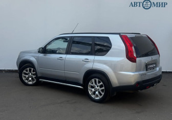 Подержанный автомобиль Nissan X-Trail 2013 года (6 фото)
