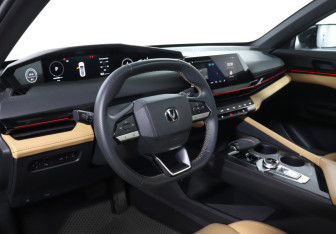 Подержанный автомобиль Changan UNI-V 2023 года (13 фото)