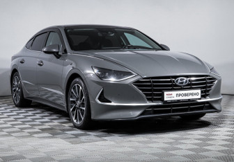 Подержанный автомобиль Hyundai Sonata 2022 года (3 фото)