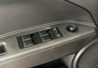 Подержанный автомобиль Dodge Caliber 2008 года (15 фото)