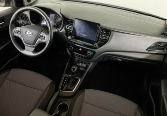 Подержанный автомобиль Hyundai Solaris Sedan 2022 года (7 фото)